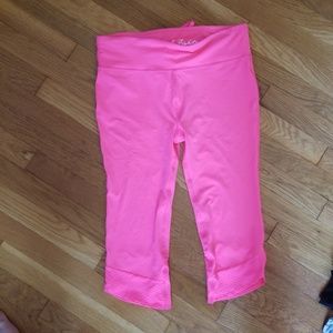 Under Armour workout pants - Breast Cancer Awarene